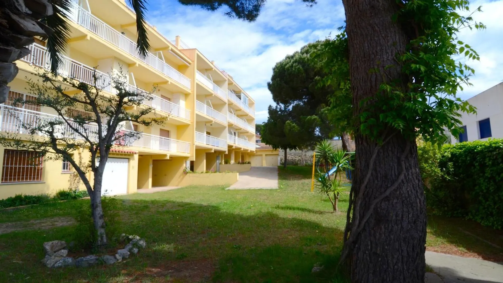 Апартаменты Riells De Mar A1 Ля Эскала